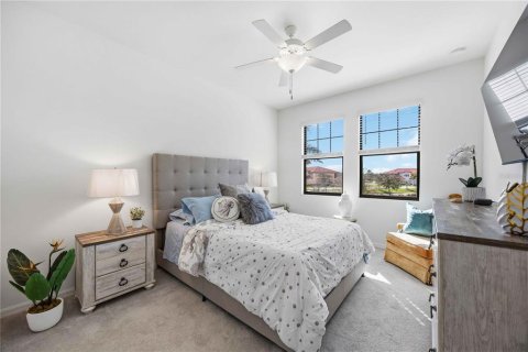 Condo in Venice, Florida, 2 bedrooms  № 2220168 - photo 9
