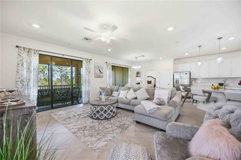 Condo in Venice, Florida, 2 bedrooms  № 2220168 - photo 19