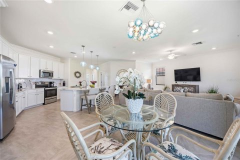 Condo in Venice, Florida, 2 bedrooms  № 2220168 - photo 22