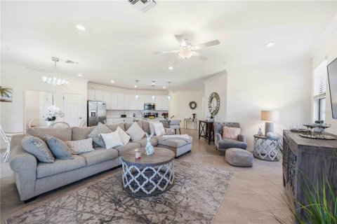 Condo in Venice, Florida, 2 bedrooms  № 2220168 - photo 18