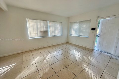 Apartment in North Miami, Florida 1 bedroom, 66.89 sq.m. № 1994292 - photo 6