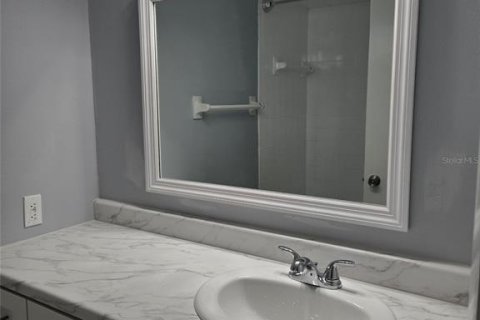 Condominio en alquiler en Sarasota, Florida, 2 dormitorios, 91.23 m2 № 1396358 - foto 6