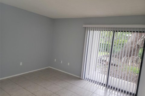 Condominio en alquiler en Sarasota, Florida, 2 dormitorios, 91.23 m2 № 1396358 - foto 2
