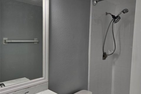 Condominio en alquiler en Sarasota, Florida, 2 dormitorios, 91.23 m2 № 1396358 - foto 5