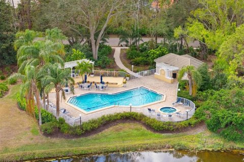 House in University Park, Florida 3 bedrooms, 191.47 sq.m. № 2093273 - photo 3