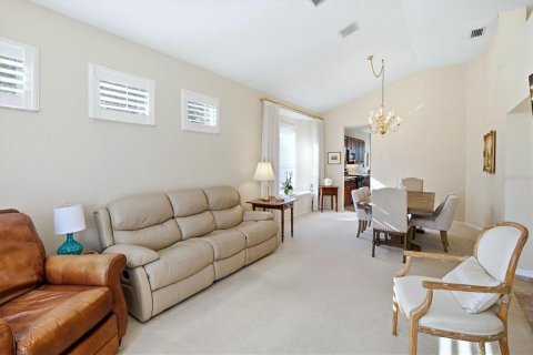 House in University Park, Florida 3 bedrooms, 191.47 sq.m. № 2093273 - photo 7