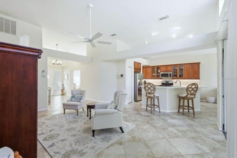 House in University Park, Florida 3 bedrooms, 191.47 sq.m. № 2093273 - photo 12
