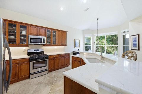 House in University Park, Florida 3 bedrooms, 191.47 sq.m. № 2093273 - photo 15