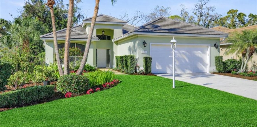House in University Park, Florida 3 bedrooms, 191.47 sq.m. № 2093273