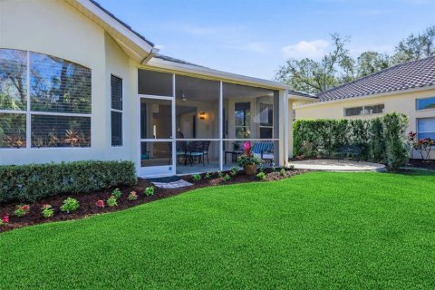 House in University Park, Florida 3 bedrooms, 191.47 sq.m. № 2093273 - photo 28