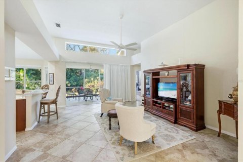 House in University Park, Florida 3 bedrooms, 191.47 sq.m. № 2093273 - photo 11