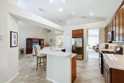 House in University Park, Florida 3 bedrooms, 191.47 sq.m. № 2093273 - photo 17