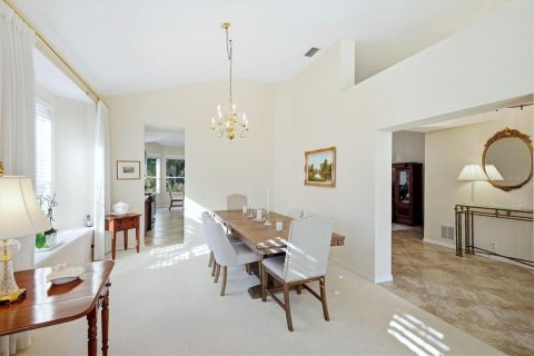House in University Park, Florida 3 bedrooms, 191.47 sq.m. № 2093273 - photo 9