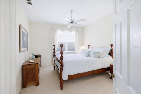 House in University Park, Florida 3 bedrooms, 191.47 sq.m. № 2093273 - photo 24