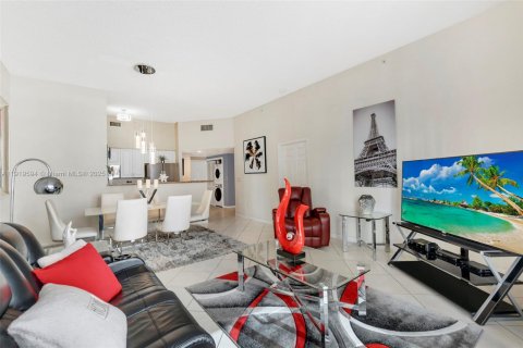Снять в аренду кондоминиум в Майами, Флорида 2 спальни, 104.98м2, № 2079568 - фото 9