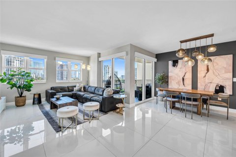 Condominio en alquiler en Aventura, Florida, 3 dormitorios, 158.12 m2 № 1954691 - foto 6