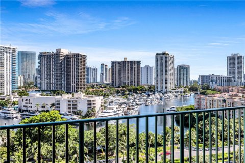 Condominio en alquiler en Aventura, Florida, 3 dormitorios, 158.12 m2 № 1954691 - foto 9