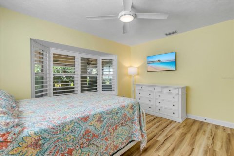 Villa ou maison à vendre à New Smyrna Beach, Floride: 3 chambres, 177.44 m2 № 2416852 - photo 21
