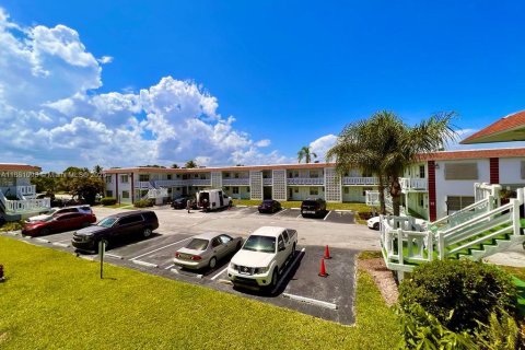 Снять в аренду кондоминиум в Лодерхилл, Флорида 1 спальня, 67.82м2, № 1922405 - фото 1