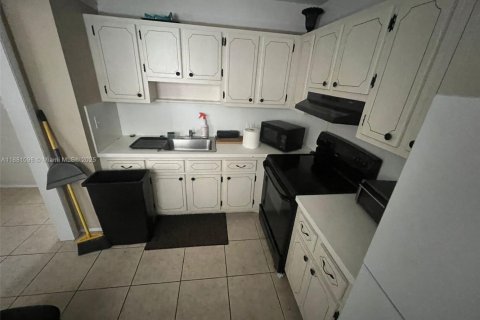 Снять в аренду кондоминиум в Лодерхилл, Флорида 1 спальня, 67.82м2, № 1922405 - фото 26