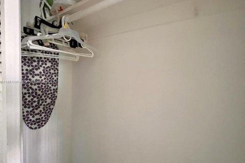 Снять в аренду кондоминиум в Лодерхилл, Флорида 1 спальня, 67.82м2, № 1922405 - фото 11