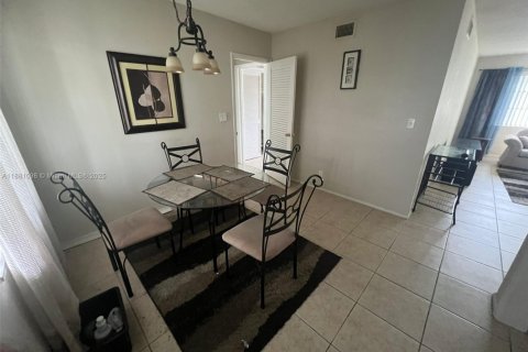 Снять в аренду кондоминиум в Лодерхилл, Флорида 1 спальня, 67.82м2, № 1922405 - фото 24