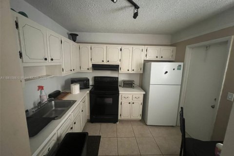 Снять в аренду кондоминиум в Лодерхилл, Флорида 1 спальня, 67.82м2, № 1922405 - фото 20