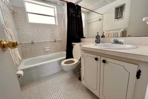 Снять в аренду кондоминиум в Лодерхилл, Флорида 1 спальня, 67.82м2, № 1922405 - фото 7