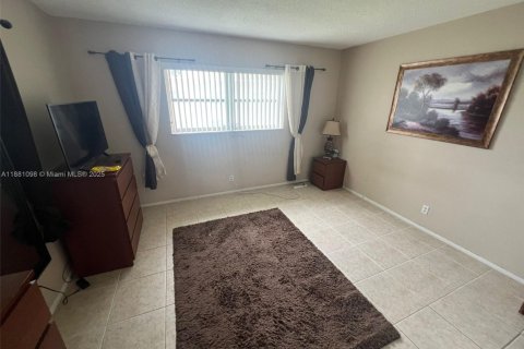 Снять в аренду кондоминиум в Лодерхилл, Флорида 1 спальня, 67.82м2, № 1922405 - фото 22