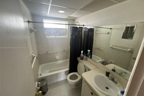 Снять в аренду кондоминиум в Лодерхилл, Флорида 1 спальня, 67.82м2, № 1922405 - фото 28