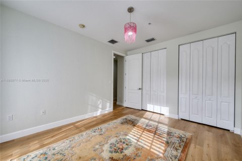 Touwnhouse à vendre à Pembroke Pines, Floride: 3 chambres, 155.15 m2 № 1945456 - photo 11