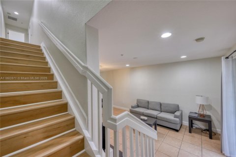 Touwnhouse à vendre à Pembroke Pines, Floride: 3 chambres, 155.15 m2 № 1945456 - photo 13