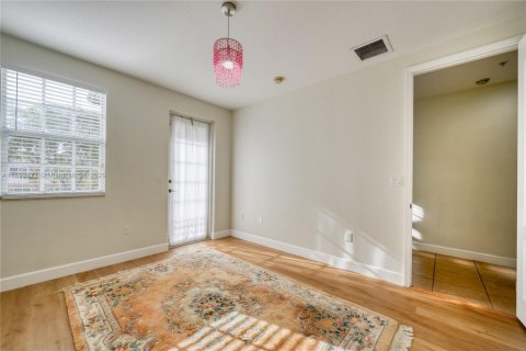 Touwnhouse à vendre à Pembroke Pines, Floride: 3 chambres, 155.15 m2 № 1945456 - photo 10