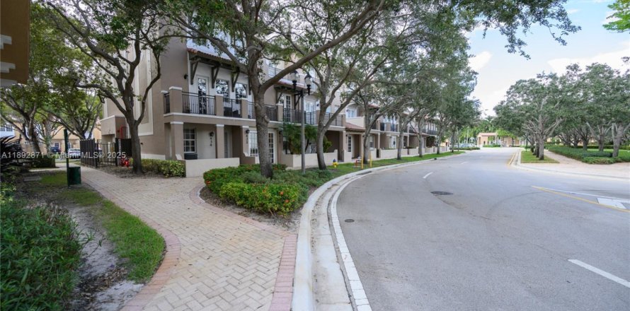 Touwnhouse à Pembroke Pines, Floride 3 chambres, 155.15 m2 № 1945456