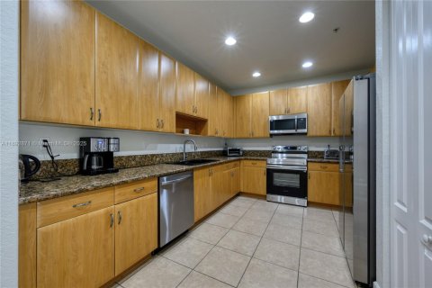 Touwnhouse à vendre à Pembroke Pines, Floride: 3 chambres, 155.15 m2 № 1945456 - photo 7