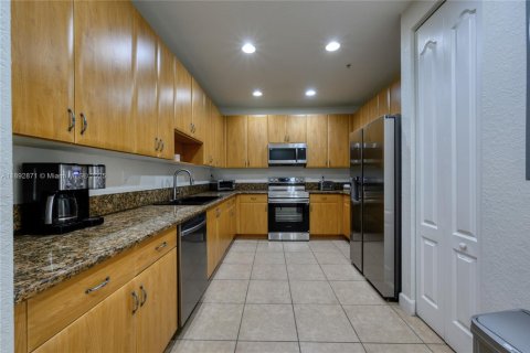 Touwnhouse à vendre à Pembroke Pines, Floride: 3 chambres, 155.15 m2 № 1945456 - photo 6