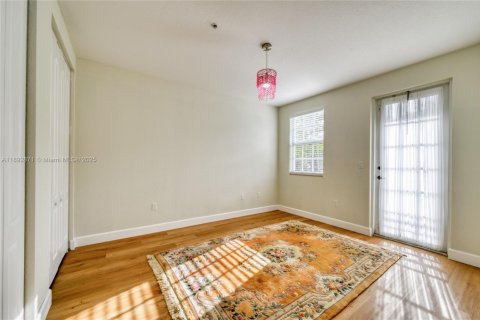 Touwnhouse à vendre à Pembroke Pines, Floride: 3 chambres, 155.15 m2 № 1945456 - photo 9