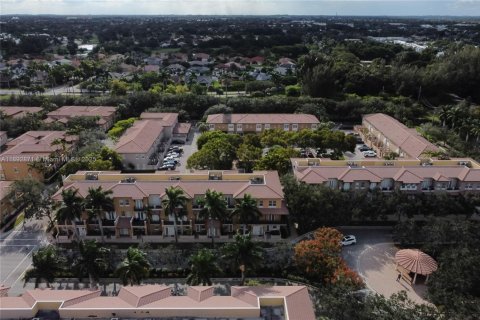 Touwnhouse à vendre à Pembroke Pines, Floride: 3 chambres, 155.15 m2 № 1945456 - photo 28