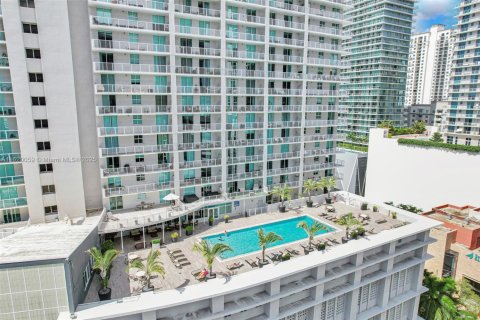 Condo in Miami, Florida, 1 bedroom  № 2016516 - photo 4