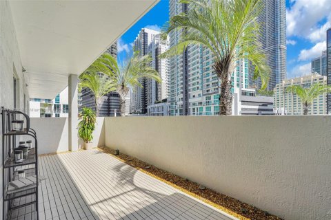 Condo in Miami, Florida, 1 bedroom  № 2016516 - photo 25