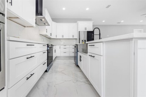 Купить виллу или дом в Раскин, Флорида 7 комнат, 219.53м2, № 2135387 - фото 27