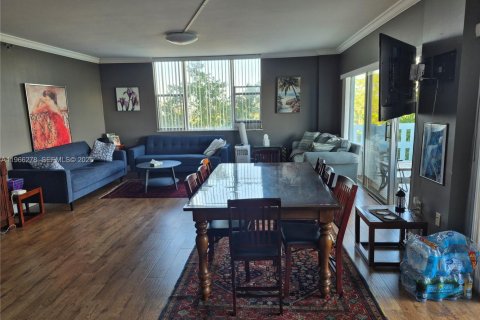 Condominio en venta en Hollywood, Florida, 2 dormitorios, 124.86 m2 № 2028108 - foto 5