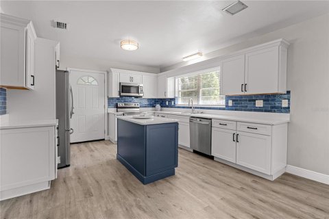 Villa ou maison à louer à Gainesville, Floride: 4 chambres, 185.43 m2 № 2237095 - photo 13