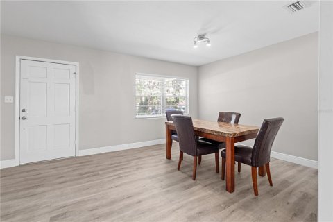 Villa ou maison à louer à Gainesville, Floride: 4 chambres, 185.43 m2 № 2237095 - photo 4