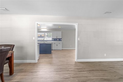 Villa ou maison à louer à Gainesville, Floride: 4 chambres, 185.43 m2 № 2237095 - photo 3
