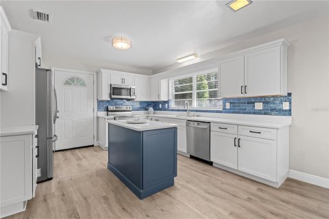 Villa ou maison à louer à Gainesville, Floride: 4 chambres, 185.43 m2 № 2237095 - photo 9