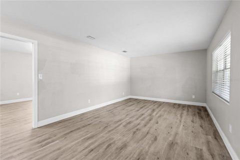 Villa ou maison à louer à Gainesville, Floride: 4 chambres, 185.43 m2 № 2237095 - photo 6