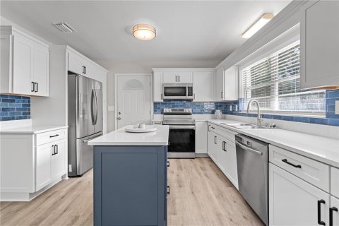 Villa ou maison à louer à Gainesville, Floride: 4 chambres, 185.43 m2 № 2237095 - photo 10