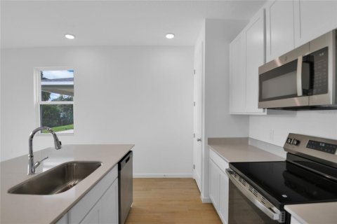 House in Dundee, Florida 4 bedrooms, 201.6 sq.m. № 2156121 - photo 6
