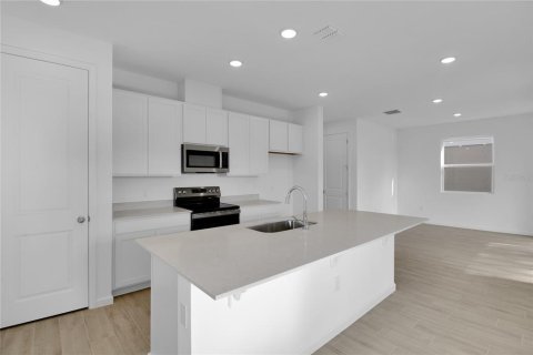 House in Dundee, Florida 4 bedrooms, 201.6 sq.m. № 2156121 - photo 7